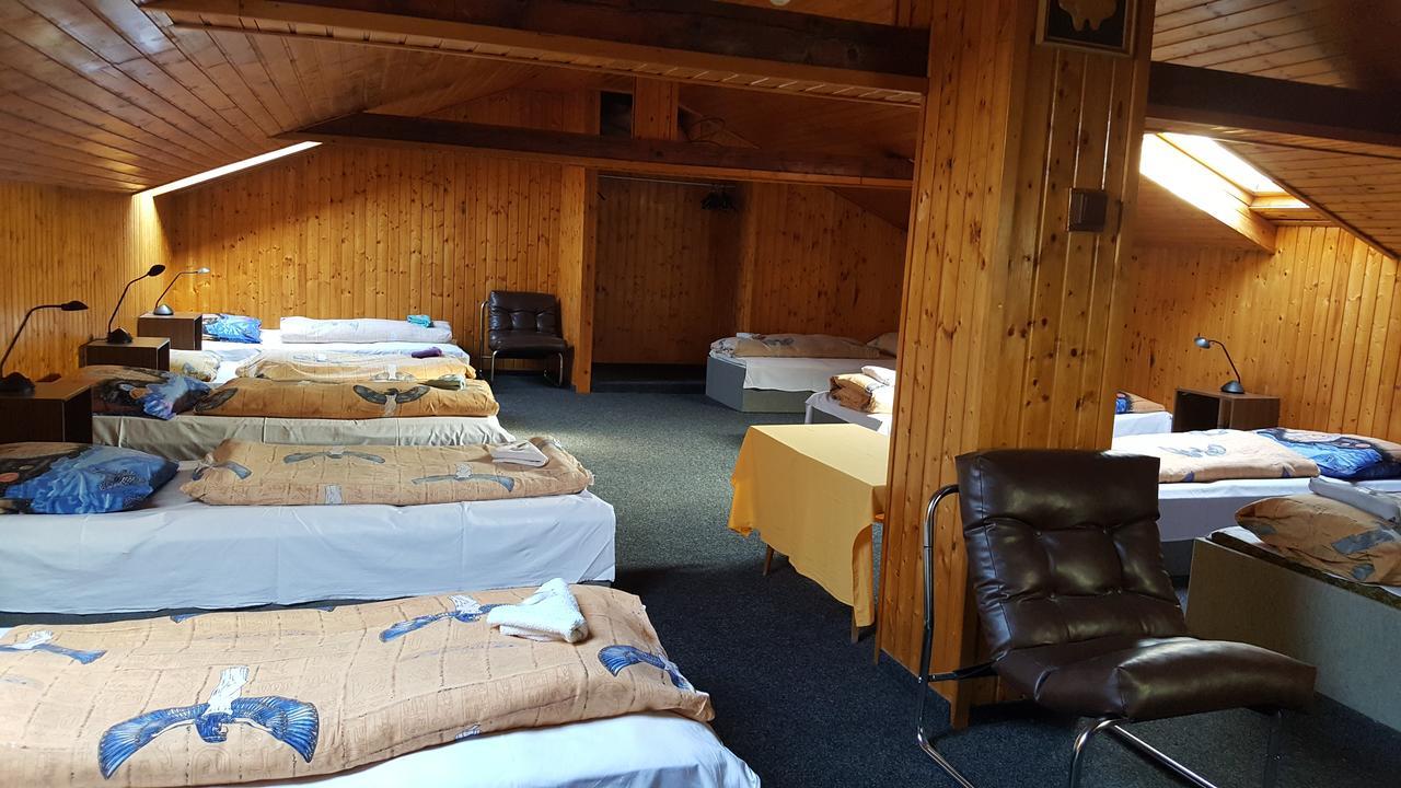 Hotel Posta Дечин Экстерьер фото