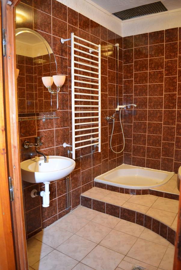 Hotel Posta Дечин Экстерьер фото