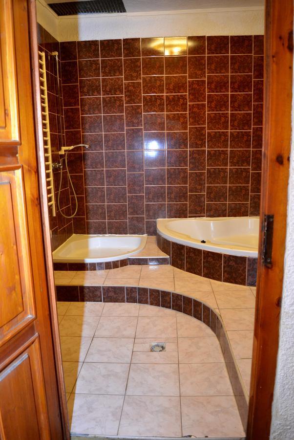 Hotel Posta Дечин Экстерьер фото